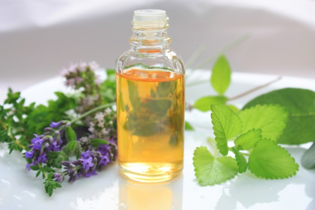 Green Cosmetic Essential Oil