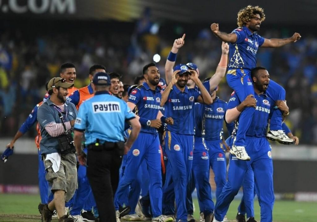 MI an IPL team celebrating victory