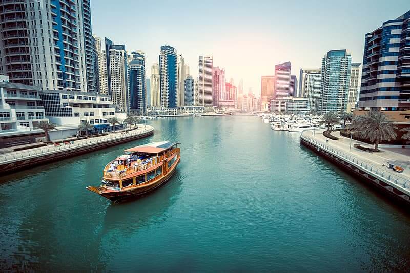 Dubai marina promnade 