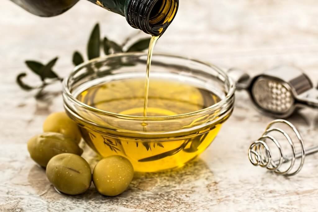 Olive oil for skin increasing skin elasticity