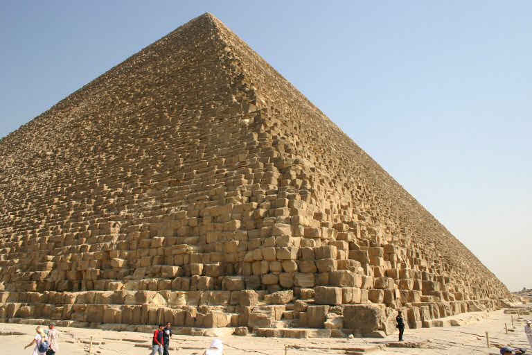 removal of casing of freat pyramid og giza